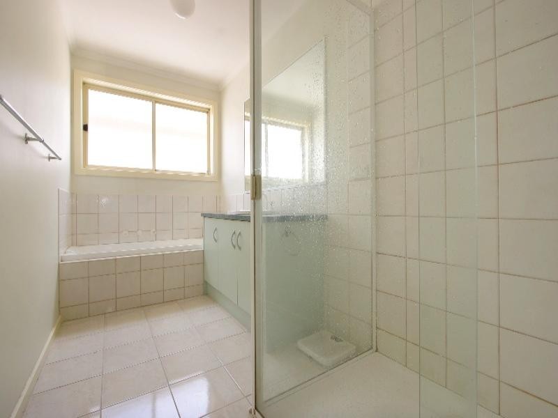 19 Elmtree Terrace, Chadstone VIC 3148