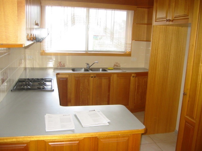 1 Leslie Court, Clayton South VIC 3169