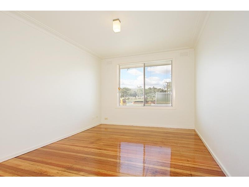 2/56 Oakes Avenue, Clayton South VIC 3169