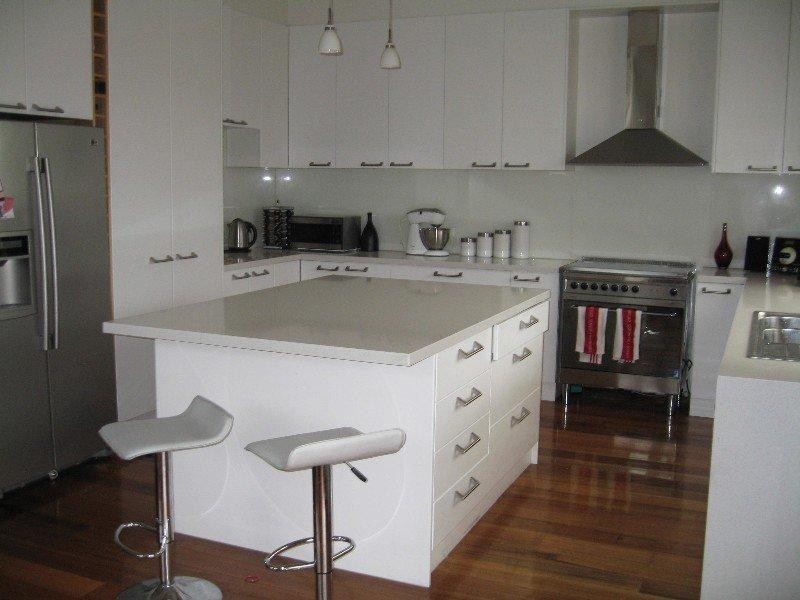 9 Downing Street, Oakleigh VIC 3166