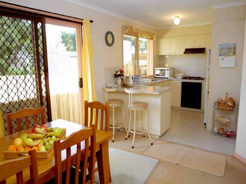 2/14 Euroka Street, Chadstone VIC 3148