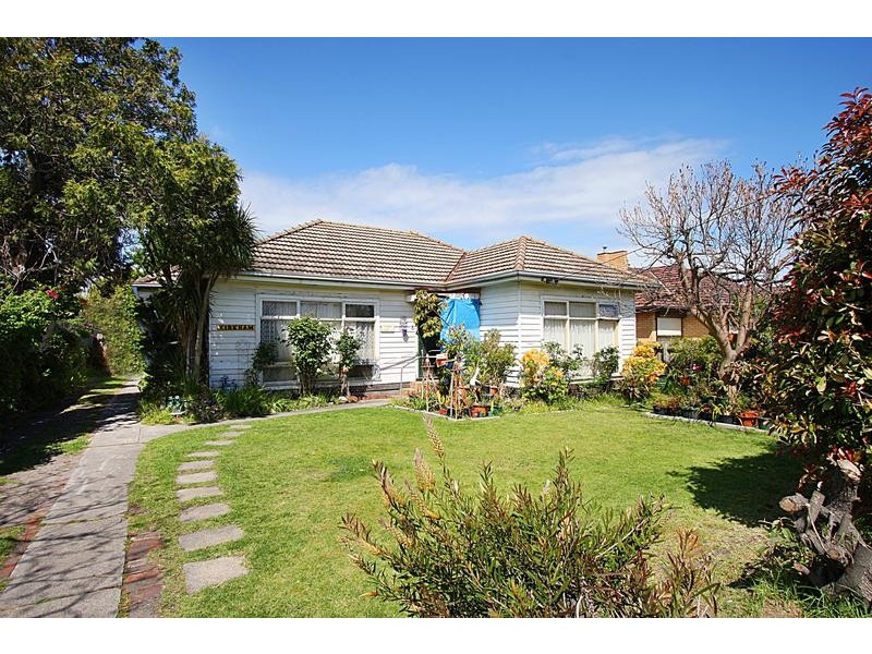 8 Thomas Street, Clayton VIC 3168