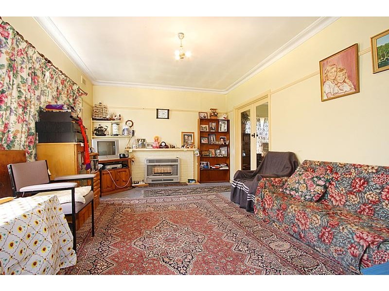 8 Thomas Street, Clayton VIC 3168