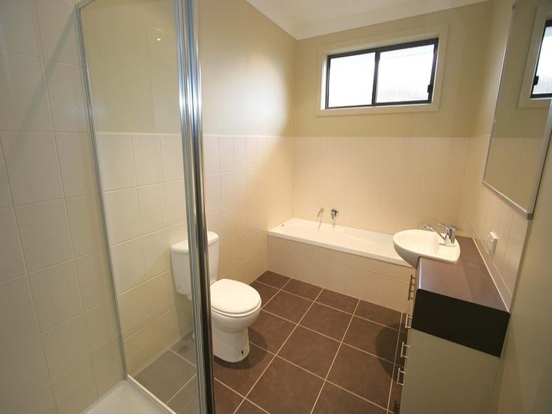 2/51 Oakpark Drive, Chadstone VIC 3148