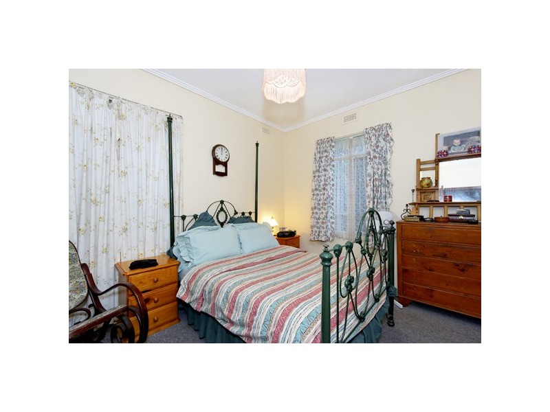 22 Salisbury Road, Ashwood VIC 3147