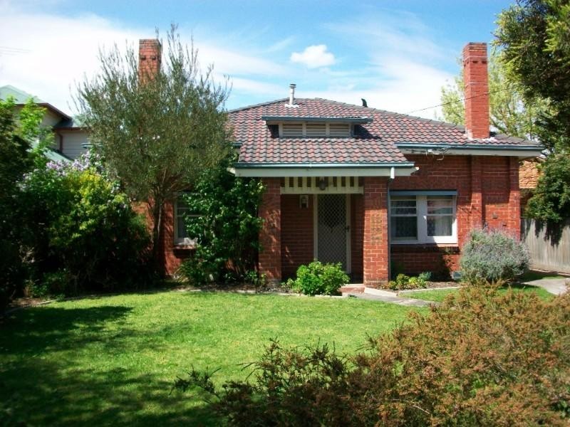 24 Howe Street, Murrumbeena VIC 3163
