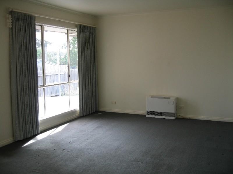 2/18 Moorong Street, Chadstone VIC 3148