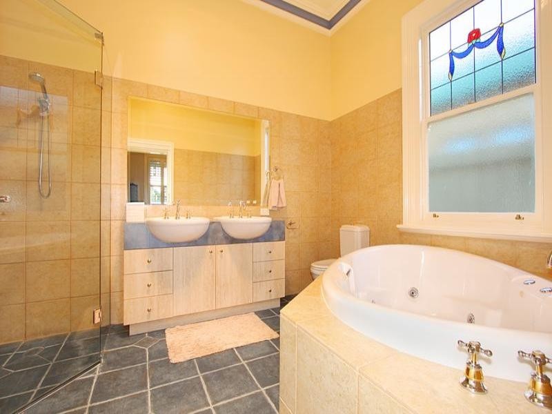 22 Darling Street, Hughesdale VIC 3166