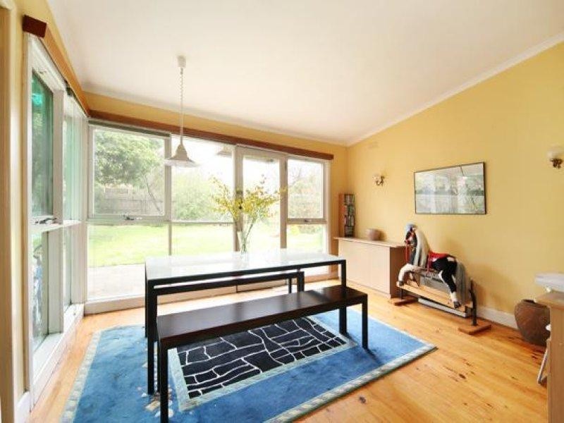 2 Creswick Grove, Mckinnon VIC 3204