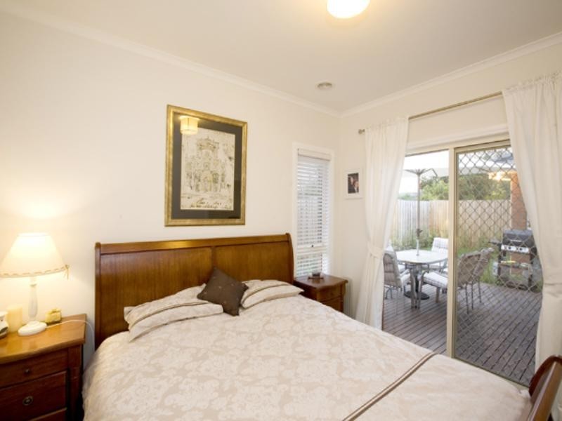 2/5 Peter Street, Oakleigh South VIC 3167
