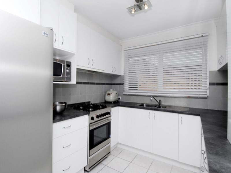 21 Lewis Road, Wantirna South VIC 3152