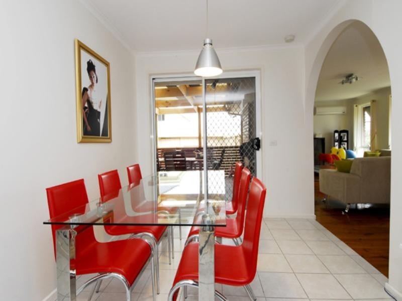 21 Lewis Road, Wantirna South VIC 3152