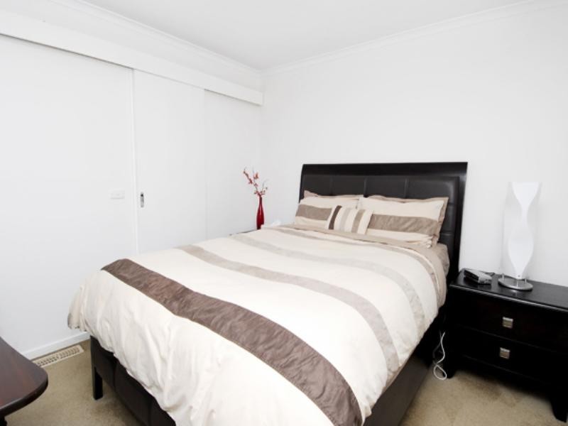 21 Lewis Road, Wantirna South VIC 3152