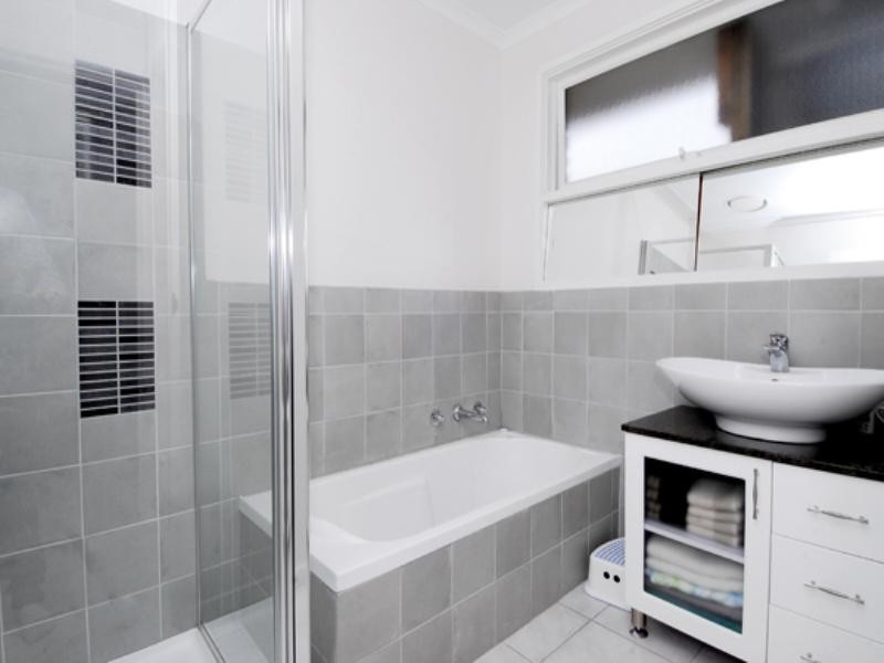 21 Lewis Road, Wantirna South VIC 3152