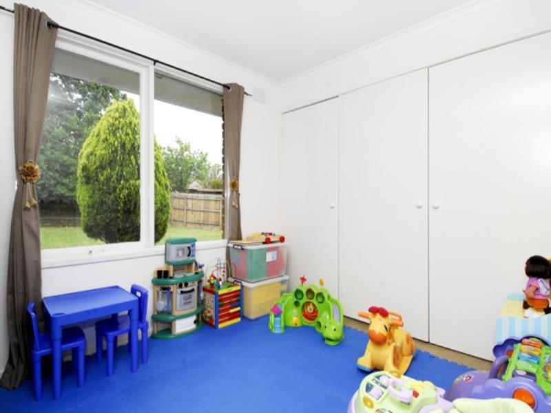 21 Lewis Road, Wantirna South VIC 3152