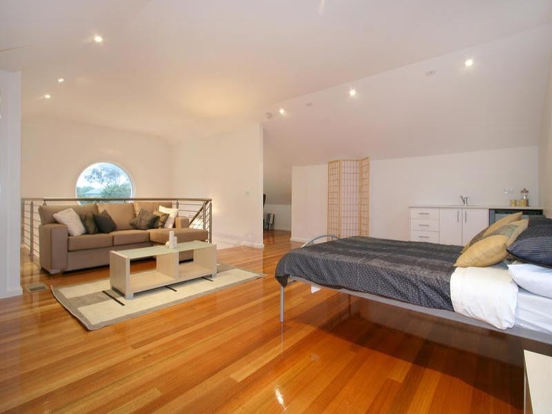 6 Kelvinside Street, Hughesdale VIC 3166