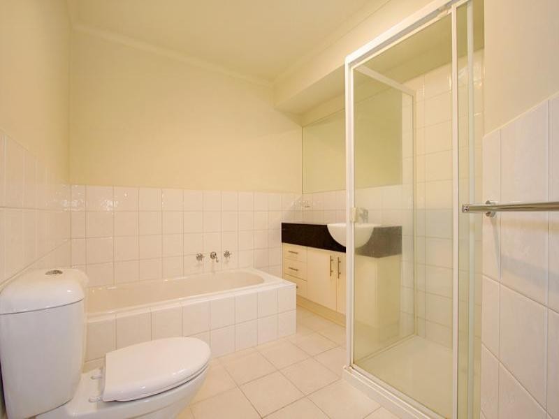 1/4 Fortuna Street, Clayton VIC 3168