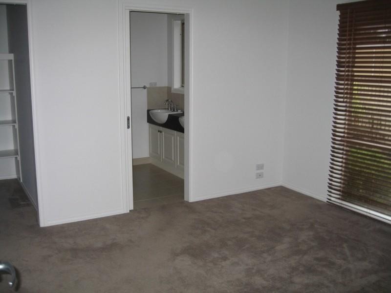 5 Rockbeare Court, Clayton VIC 3168