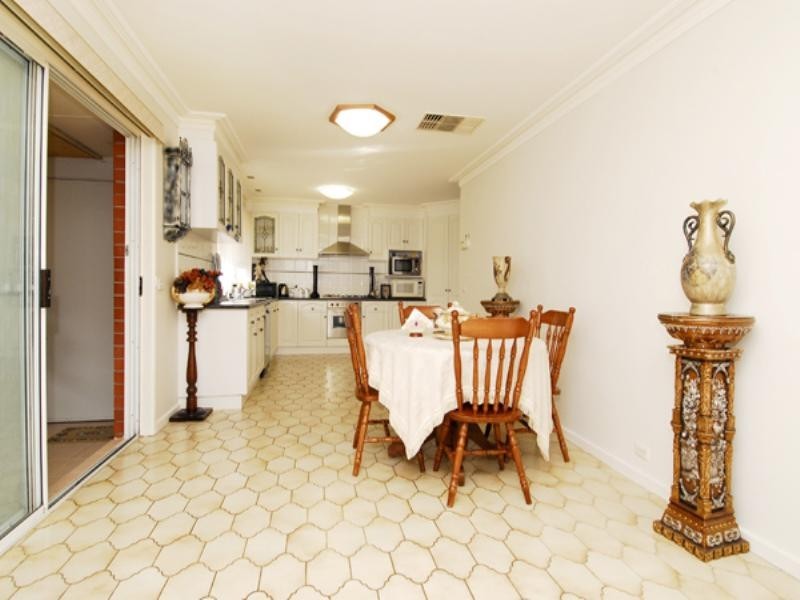 68 Glenelg Drive, Clayton South VIC 3169