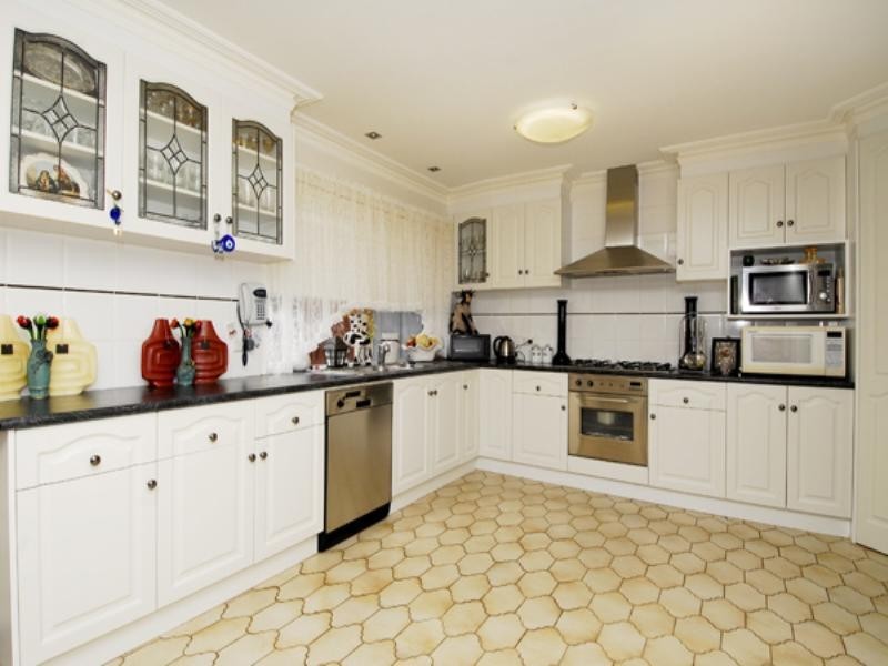 68 Glenelg Drive, Clayton South VIC 3169