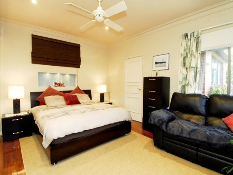 8 Beckett Street, Chadstone VIC 3148