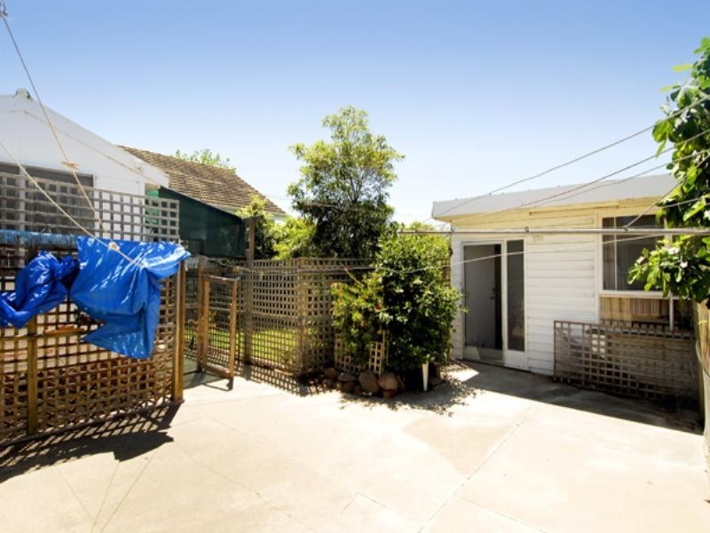 10 Bullarto Street, Chadstone VIC 3148