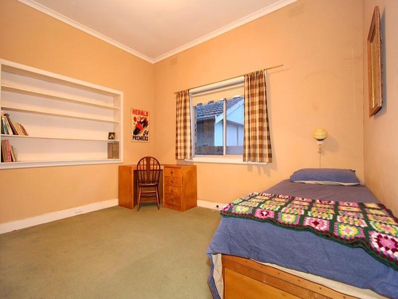 16 Eleebana Avenue, Hughesdale VIC 3166