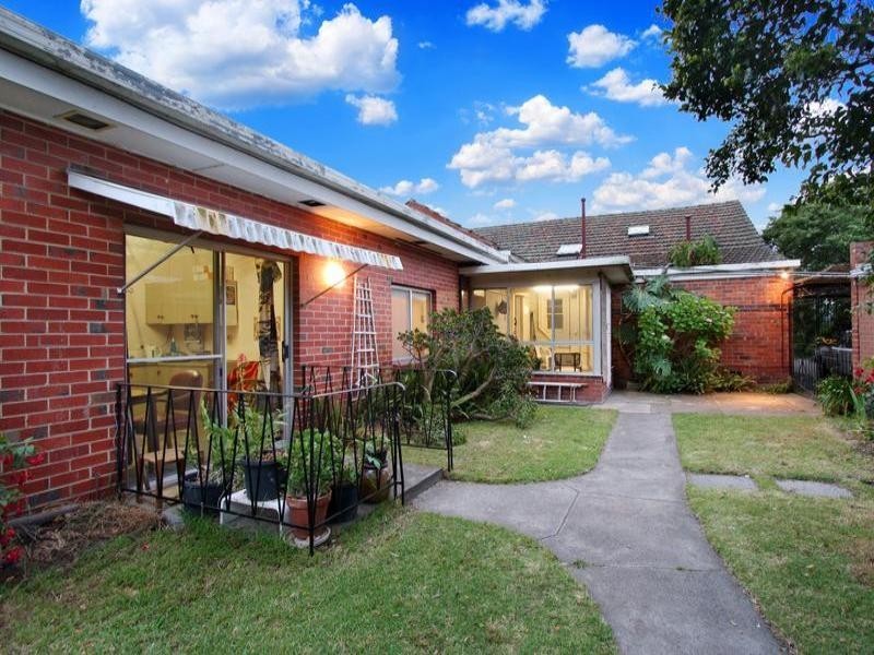 16 Eleebana Avenue, Hughesdale VIC 3166