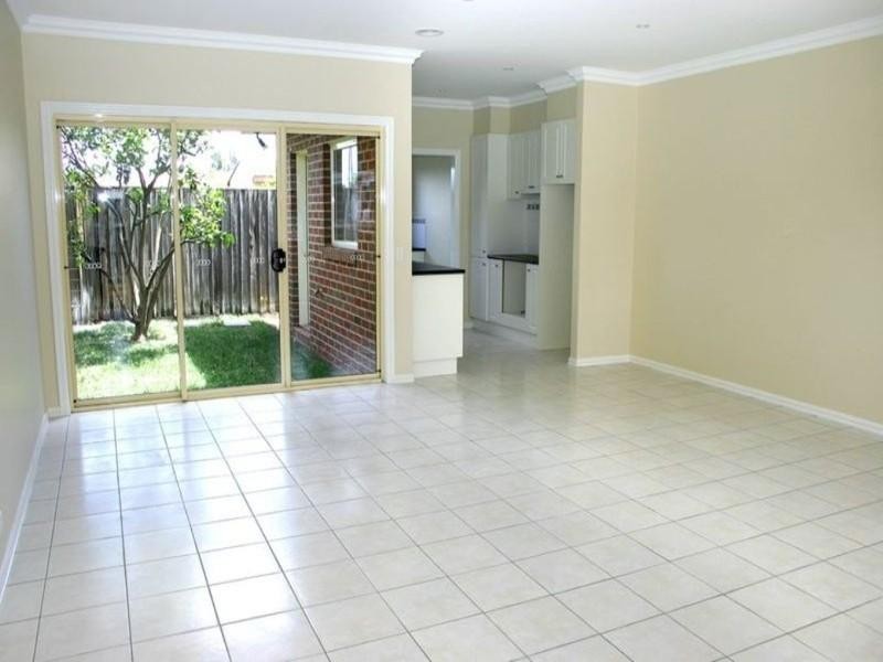 2/72 Power Avenue, Ashwood VIC 3147