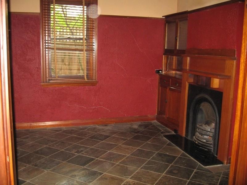 9 Carlisle Crescent, Hughesdale VIC 3166