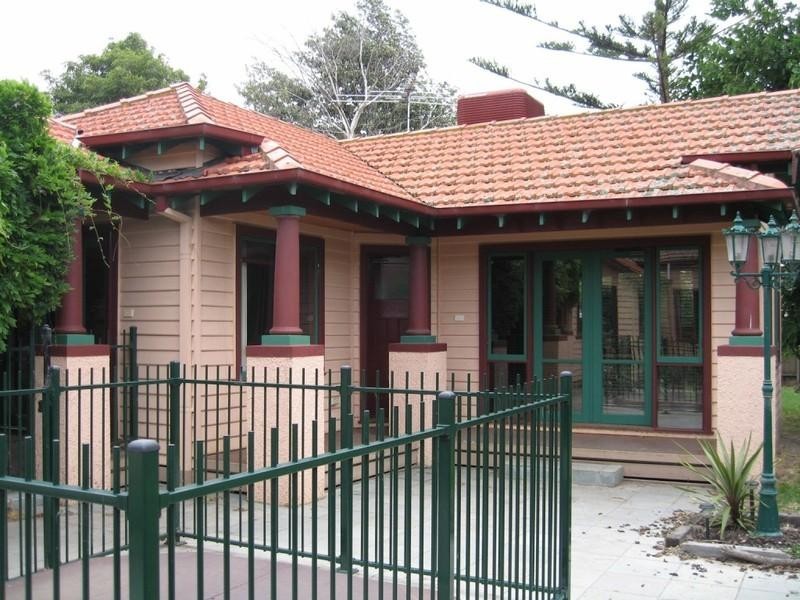 9 Carlisle Crescent, Hughesdale VIC 3166