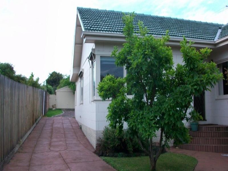 1/1 Booker Street, Cheltenham VIC 3192