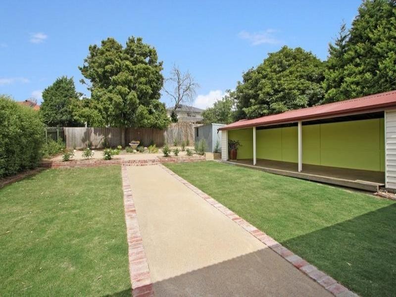 8 Winifred Street, Oakleigh East VIC 3166