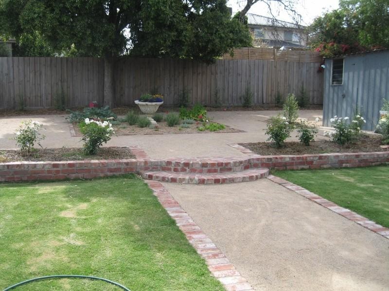 8 Winifred Street, Oakleigh East VIC 3166