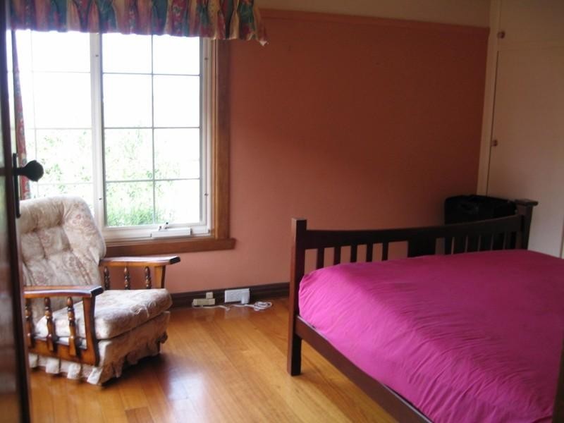 8 Winifred Street, Oakleigh East VIC 3166