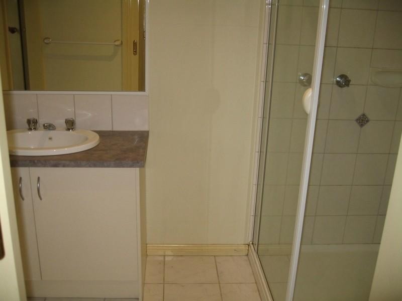 1/2 Colin Road, Clayton VIC 3168