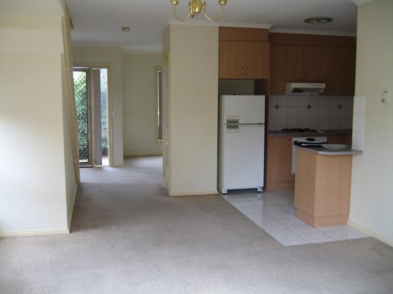 1/2 Colin Road, Clayton VIC 3168