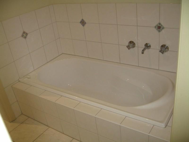 1/2 Colin Road, Clayton VIC 3168