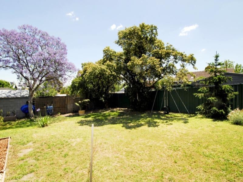 3 Elaroo Street, Chadstone VIC 3148