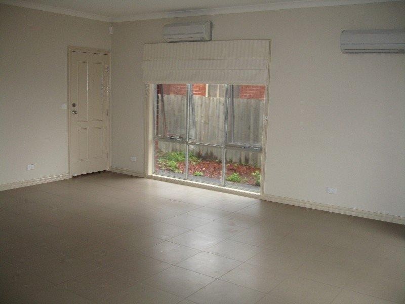 2/82 Batesford Road, Chadstone VIC 3148