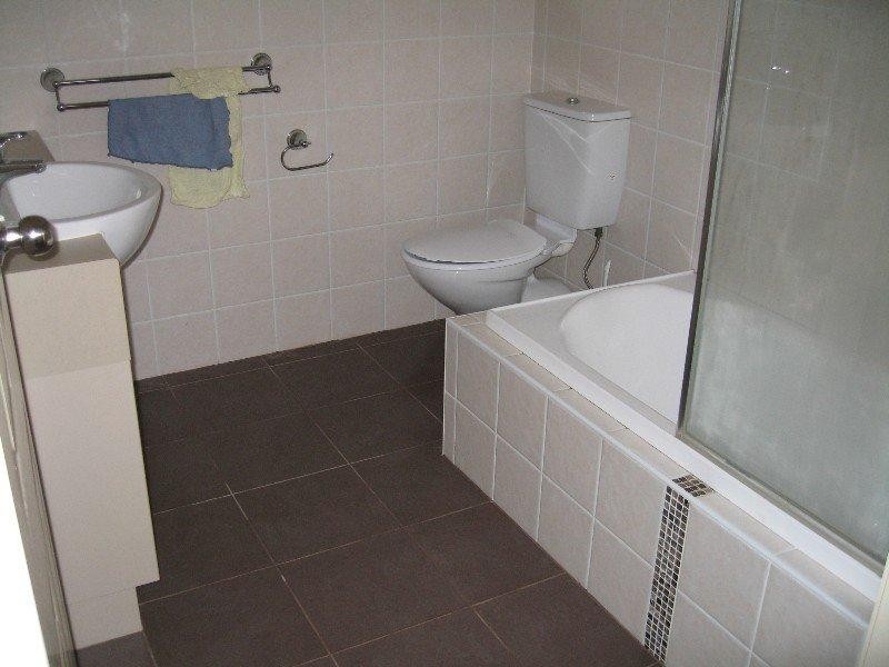 2/82 Batesford Road, Chadstone VIC 3148