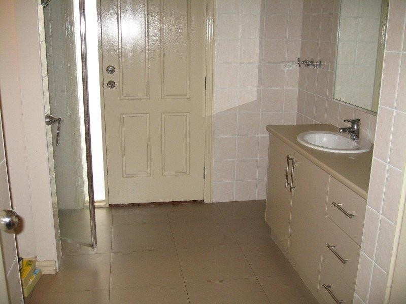 2/82 Batesford Road, Chadstone VIC 3148