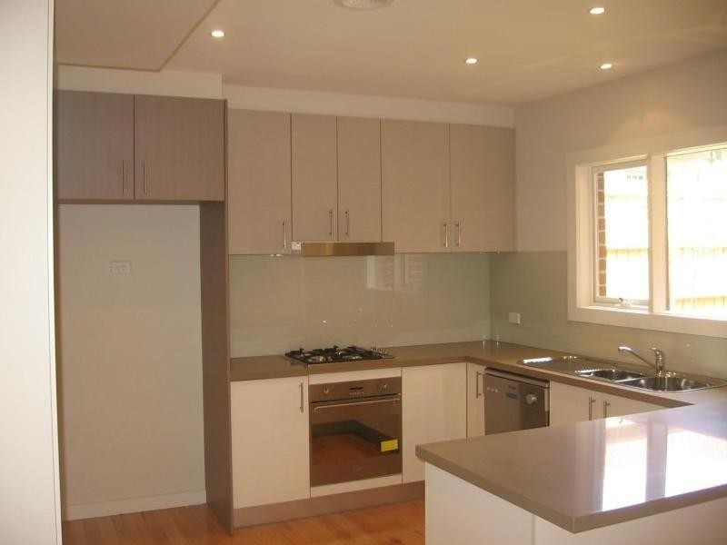 2/42 Golf Links Avenue, Oakleigh VIC 3166