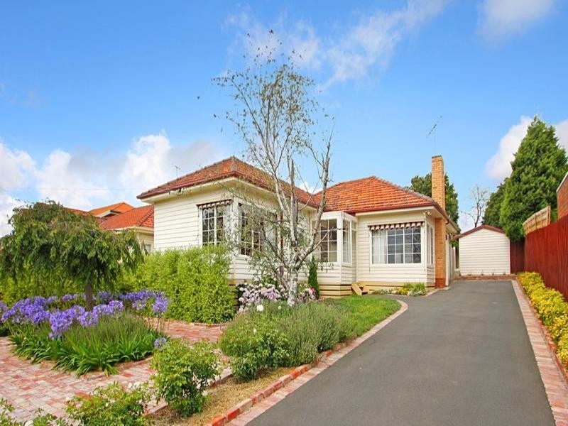 8 Winifred Street, Oakleigh East VIC 3166
