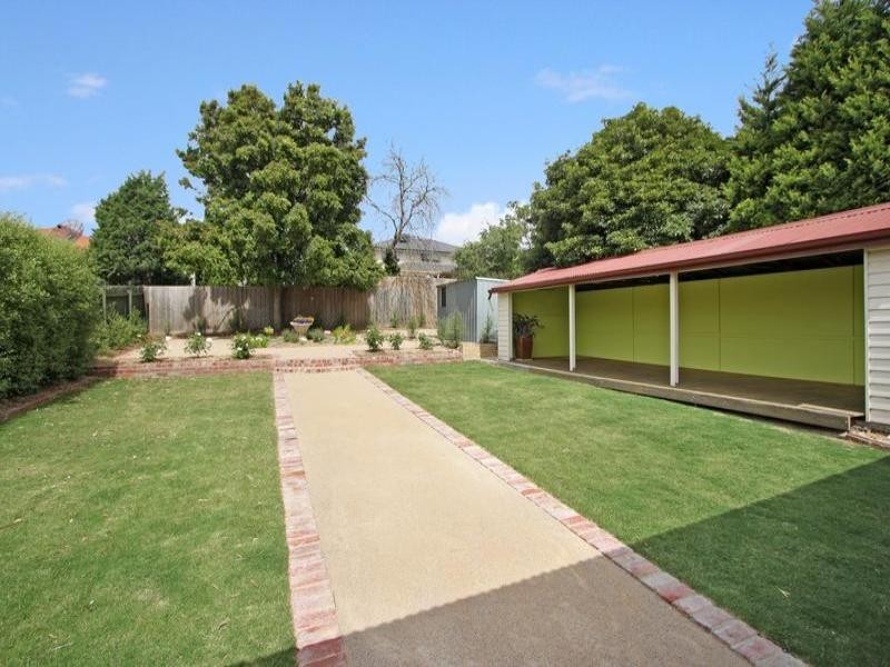 8 Winifred Street, Oakleigh East VIC 3166