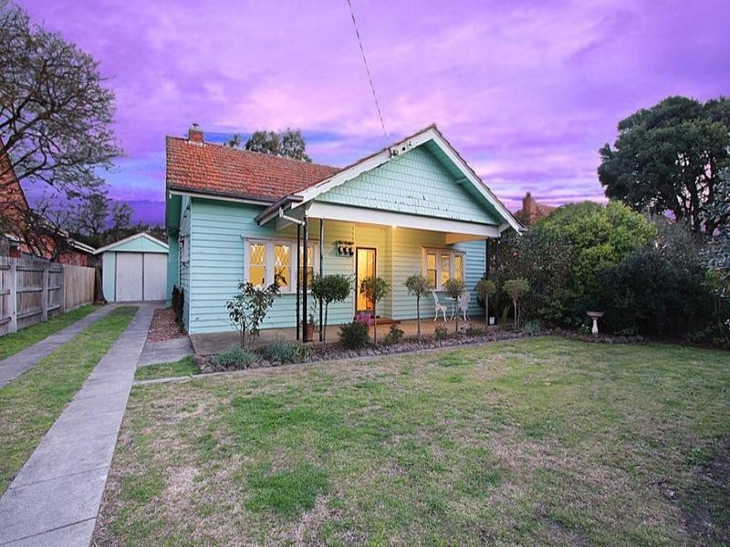 14 Eleebana Avenue, Hughesdale VIC 3166