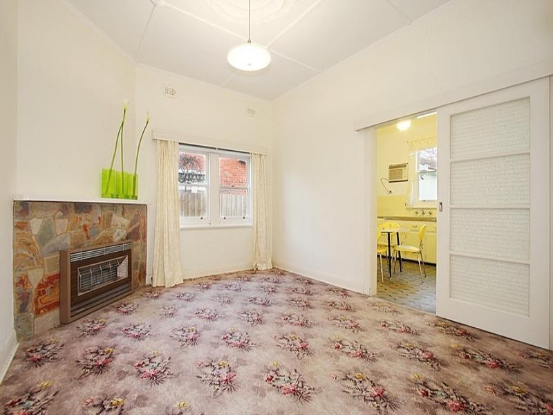 14 Eleebana Avenue, Hughesdale VIC 3166