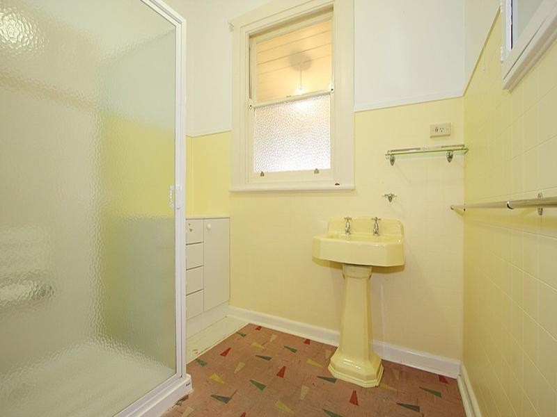 14 Eleebana Avenue, Hughesdale VIC 3166