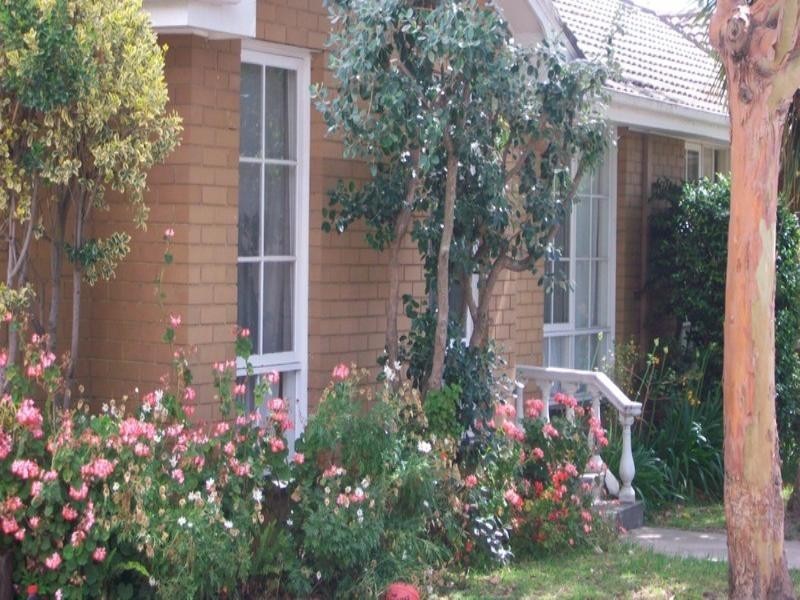 2/1 Banksia Street, Clayton VIC 3168