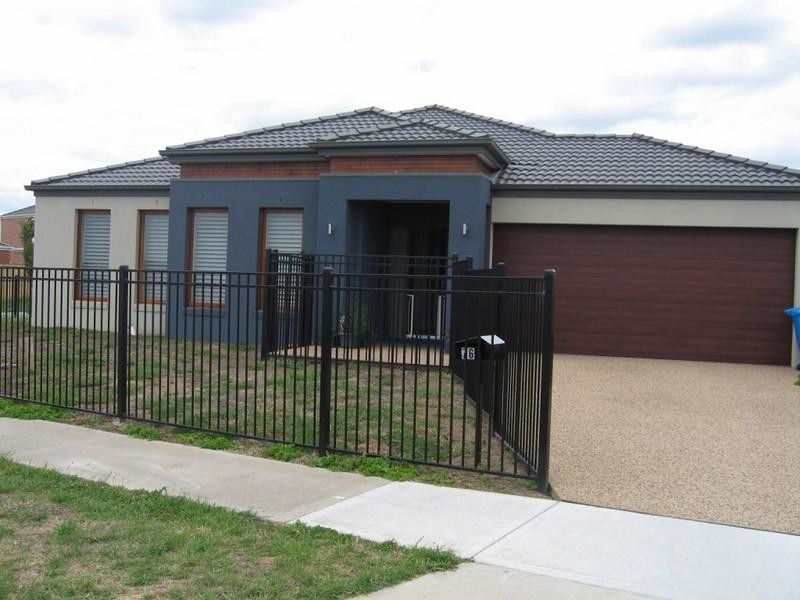 76 Moondarra Drive, Berwick VIC 3806